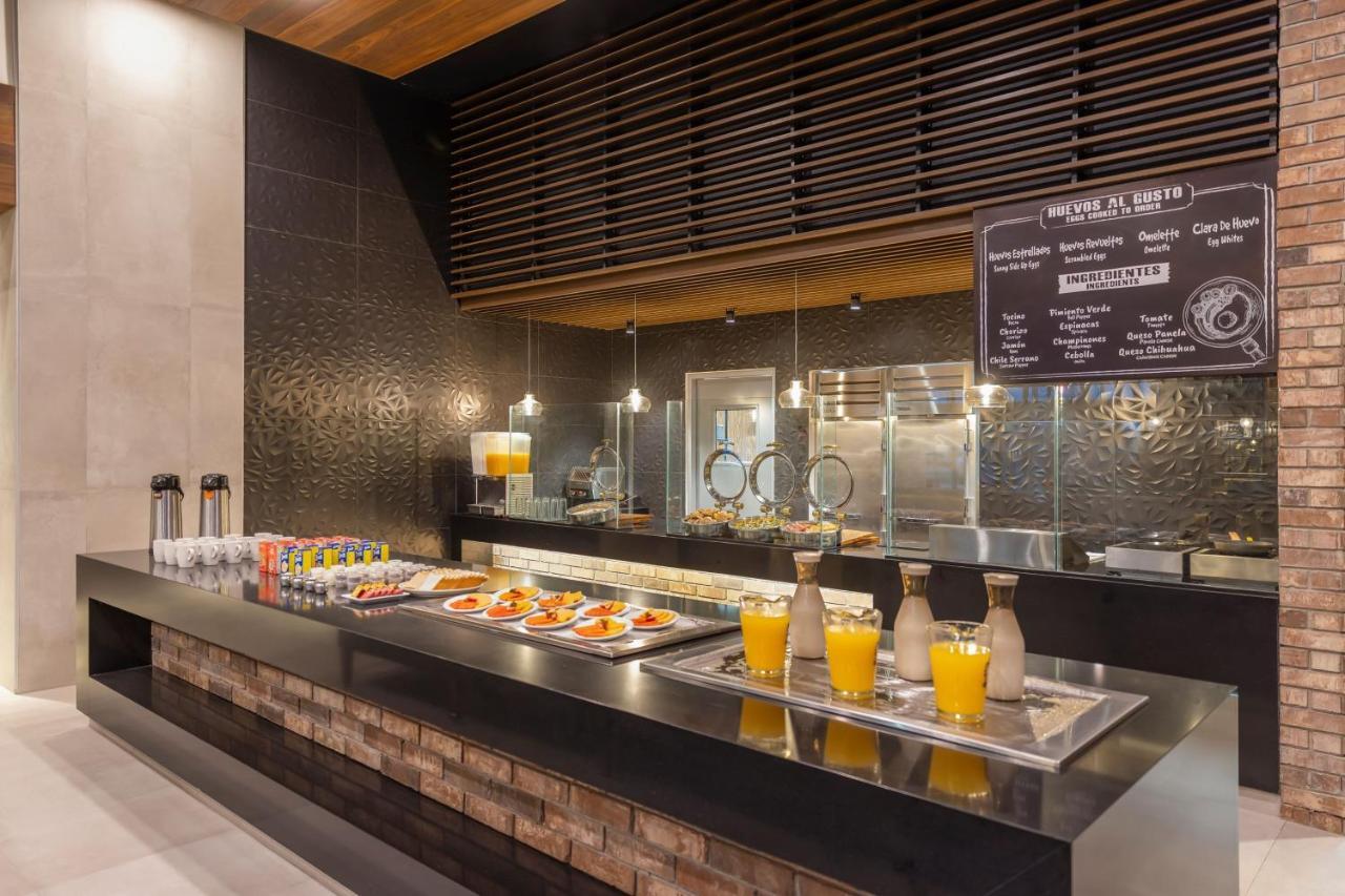 Four Points By Sheraton Monterrey Airport Apodaca Exteriör bild
