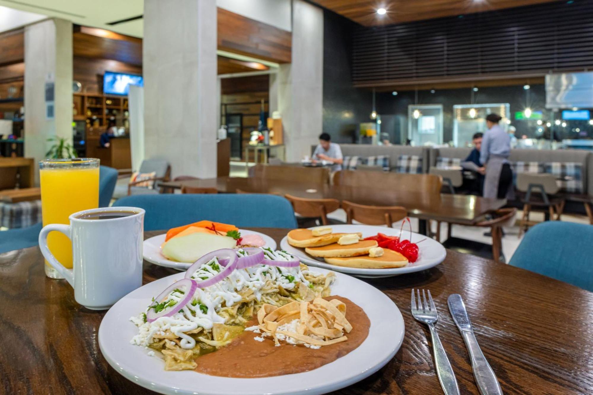 Four Points By Sheraton Monterrey Airport Apodaca Exteriör bild